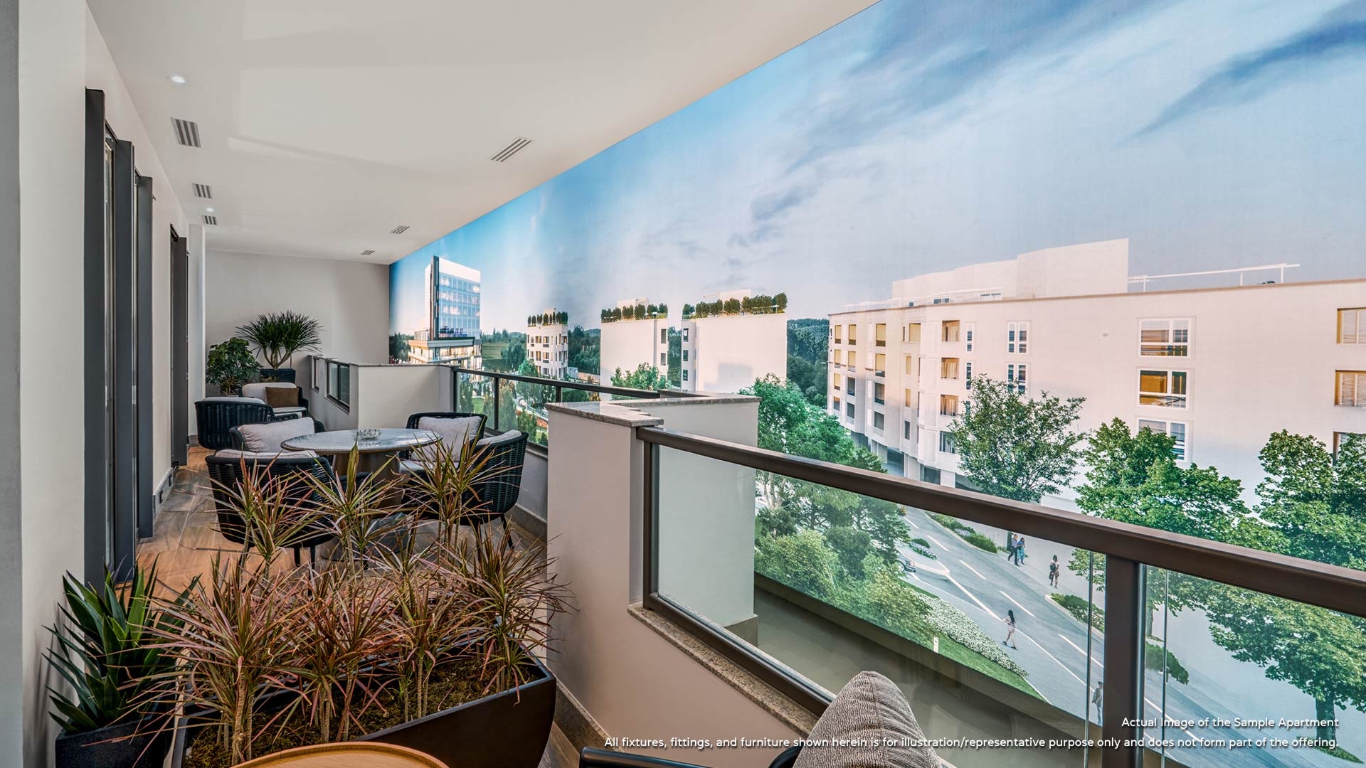 Planted balcony overlooking the avenue